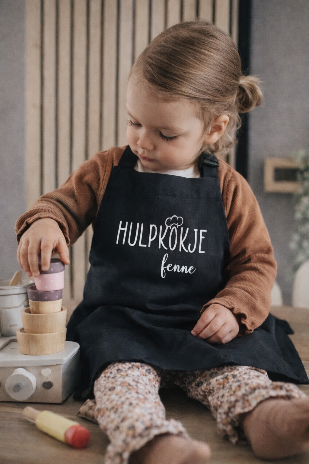 kinder keukenschort hulpkokje met naam gepersonaliseerd zwart